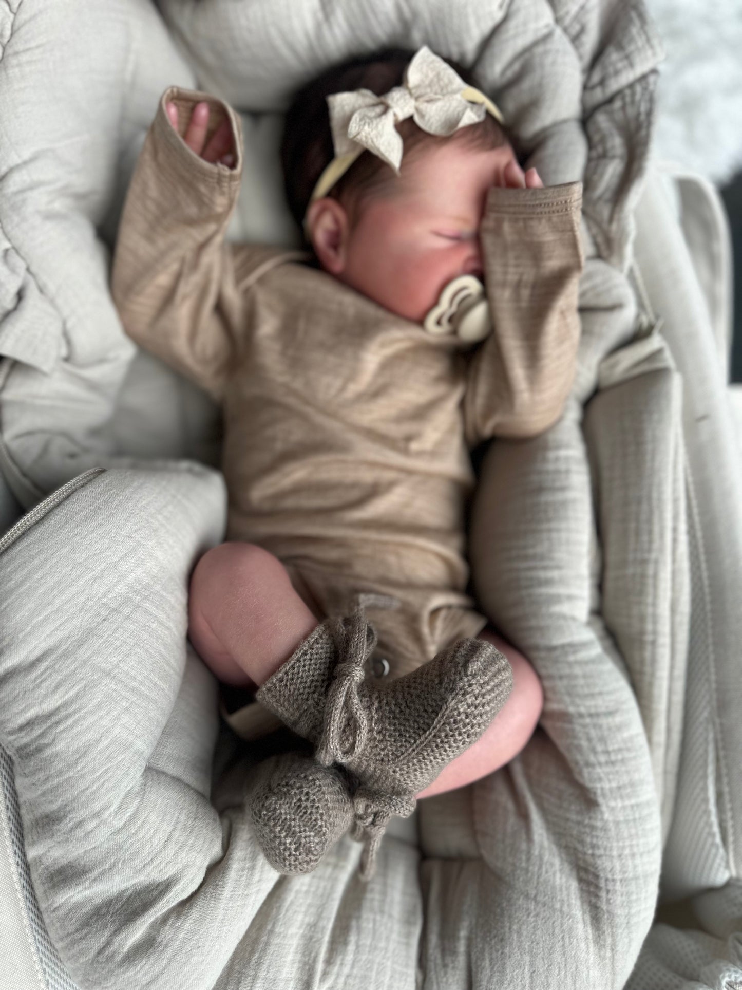 Babyschuhe aus 100% Merinowolle in camel