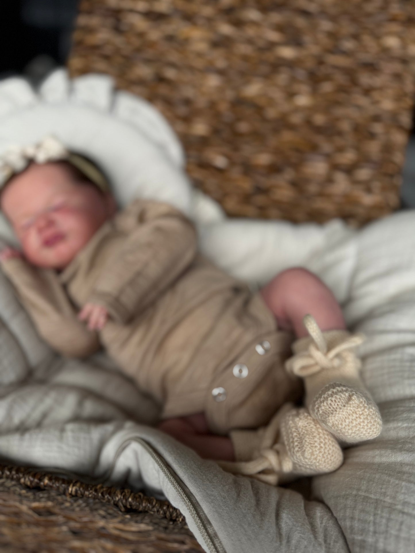 Babyschuhe aus 100% Merinowolle in oat